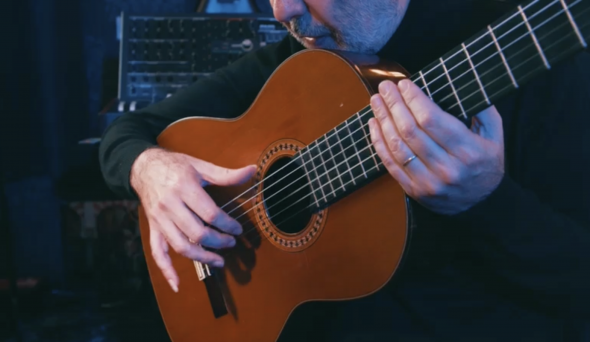 flamenco guitar right hand – keep your wrist relaxed